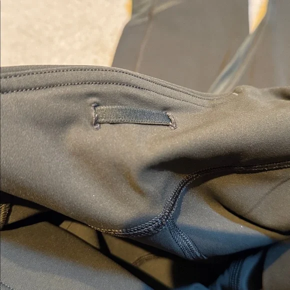 Lululemon Pace Rival mid-rise crop 22” - Picture 3 of 3